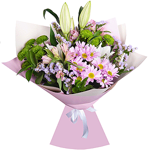 Лилии - 1, Хризантема кустовая Бакарди розовая - 2, Хризантема кустовая Филин Грин - 2, Альстромерия белая, нежно-розовая - 3, Статица розовая, Рускус, Современная упаковка