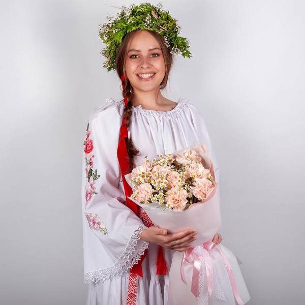 Гвоздика белая, кремовая - 15, Танацетум - 6, Современная упаковка